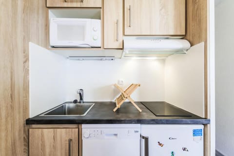 Bathroom, furniture, microwave, kitchen