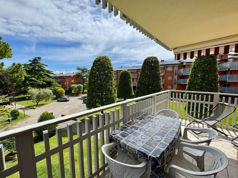View (from property/room), Balcony/Terrace, Garden view