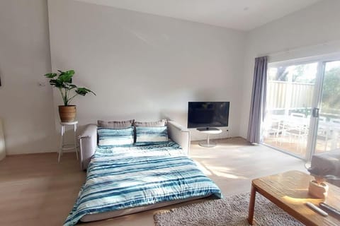 3br house, 5 min walk to beach with parking Haus in Sydney