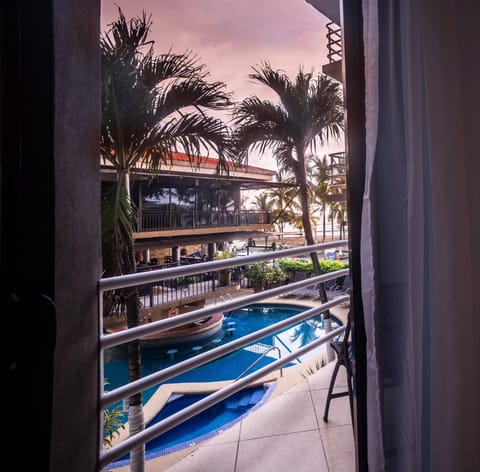 Balcony/Terrace, Pool view