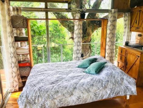 Cabaña treehouse Mountain View House in Heredia Province