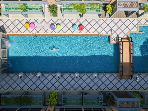 Swimming pool