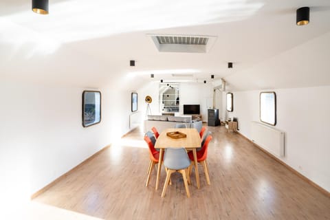 Living room, Lounge or bar, Seating area