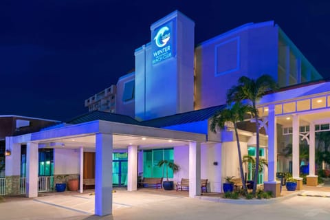Winter the Dolphins Beach Club, Ascend Hotel Collection Hotel in Clearwater Beach
