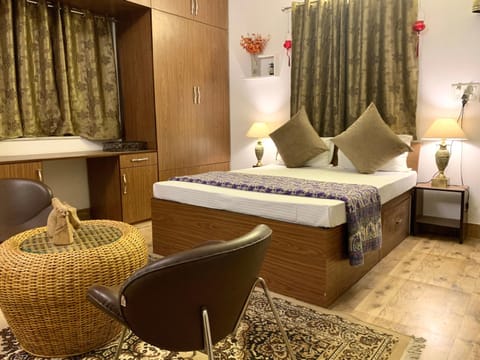 Bed, Photo of the whole room, Bedroom