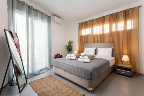 The Aristotelian Suites by Athens Stay Apartahotel in Kallithea