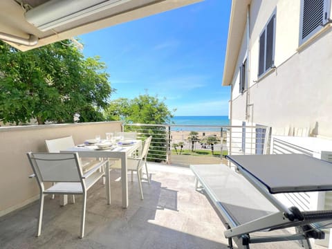 Balcony/Terrace, Dining area, Sea view