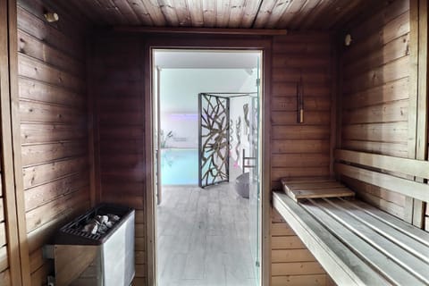 Sauna, Spa and wellness centre/facilities, Swimming pool