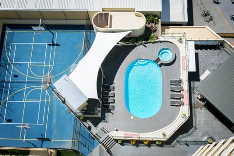 BreakFree Cosmopolitan Apartment hotel in Surfers Paradise Boulevard
