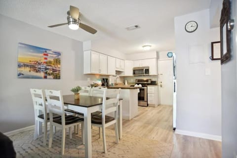 5 stars Peaceful Condo - 7 min walk to the beach Apartment hotel in Hilton Head Island