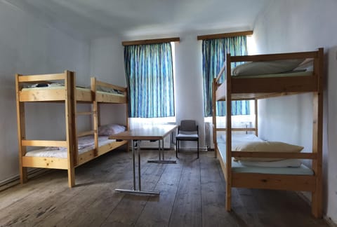 Kinderuni Bekokten Hostel in Brașov County