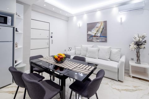 Amazing apartment in Glyfada center Wohnung in South Athens