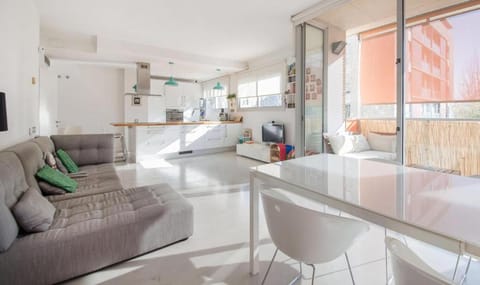 Magnificent apartment close to the beach Condo in Barcelona