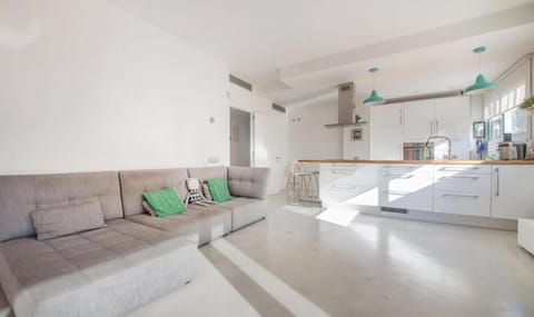 Magnificent apartment close to the beach Condo in Barcelona