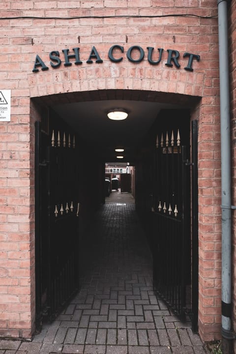 Asha Court Serviced Apartments Condominio in Worcester
