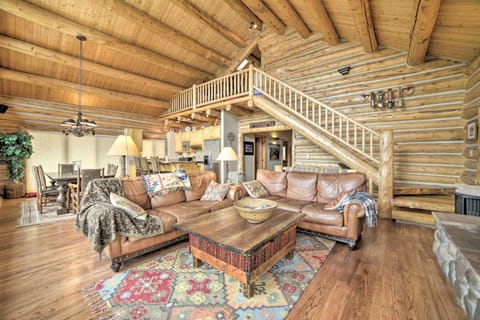 Ski-InandSki-Out Telluride Home with Deck and Hot Tub! Casa in Mountain Village