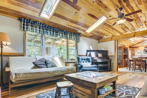 20-Acre Cabin with Pond 5 Mi to Biltmore Estate! Cabin in Asheville