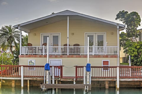 Port Isabel Cottage Less Than 5 Mi to South Padre Island! Haus in Port Isabel
