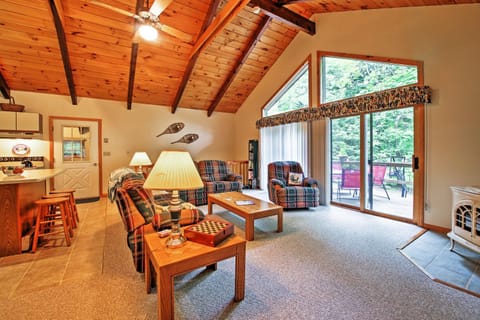 Peaceful Lincoln Chalet Less Than 2 Mi to Loon Mtn Skiing! Haus in Woodstock