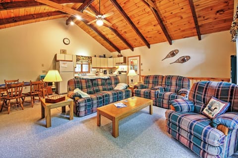 Peaceful Lincoln Chalet Less Than 2 Mi to Loon Mtn Skiing! House in Woodstock