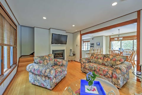 Charming Hyannis Home with Deck, 0 2 Mi to the Beach House in Hyannis