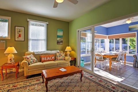 Wells Cottage with Resort Amenities - 1 Mi to Beach! House in Wells