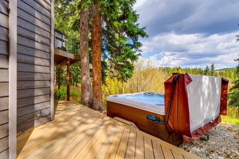 Mtn-View Breck Home with Hot Tub about 1 Mi to Ski Lift! House in Breckenridge