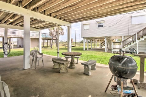 Beachfront Home with Pool Access in Galveston! House in Galveston Island