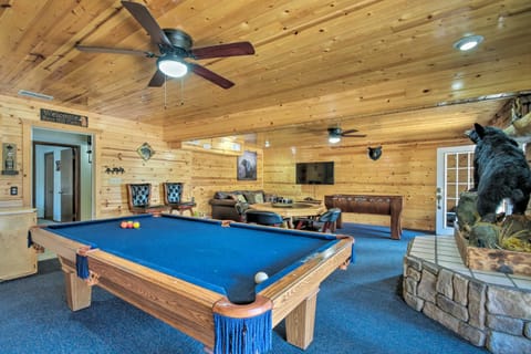 Cozy Ruidoso Cabin with Hot Tub and Game Room! House in Ruidoso
