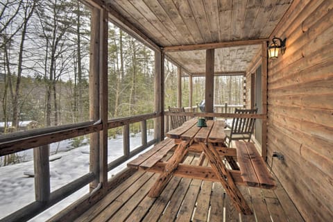 Rustic Madison Treehouse Cabin with Game Room! Haus in Madison