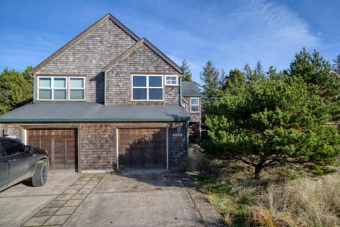 A Mermaids Dream House in Pacific City