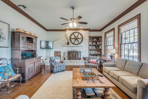Beautiful Hill Country Ranch Home - 4 Mi to Town! Maison in Boerne