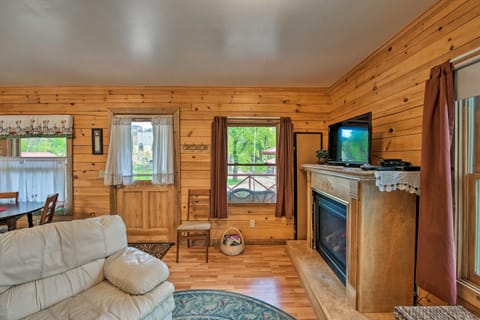Cozy Colorado Cabin with Deck, Grill and River Access! Haus in Buena Vista