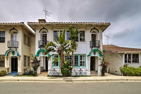 Charming Renovated Avalon Townhome, Walk to Beach! Casa in Avalon