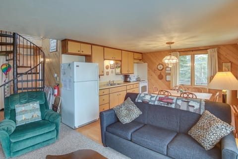 Serene Lakefront Baileys Harbor Home with Deck! House in Door County