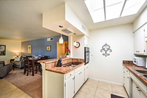 Scottsdale Condo with Pool Walk to Old Town! Copropriété in Scottsdale