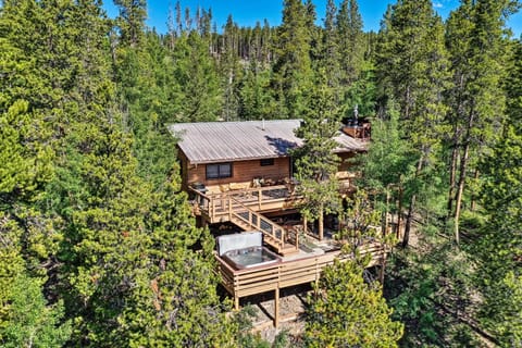 Breck Vacation Rental with Hot Tub - 1 Mi to Peak 7 House in Breckenridge