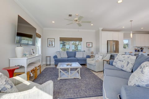 Ocean Springs Magnolia Beach House on Pvt Beach! House in Mississippi