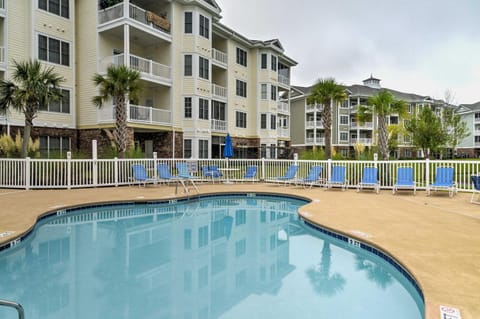 Elegant Myrtle Beach Condo with Resort Pool and Porch! Apartment in Myrtle Beach