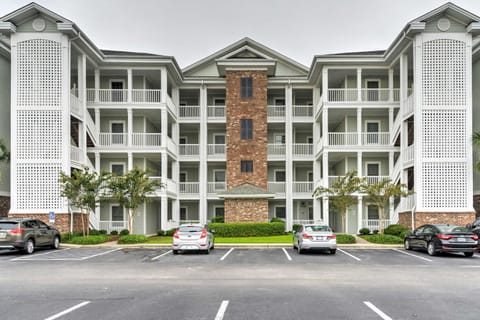 Elegant Myrtle Beach Condo with Resort Pool and Porch! Apartment in Myrtle Beach