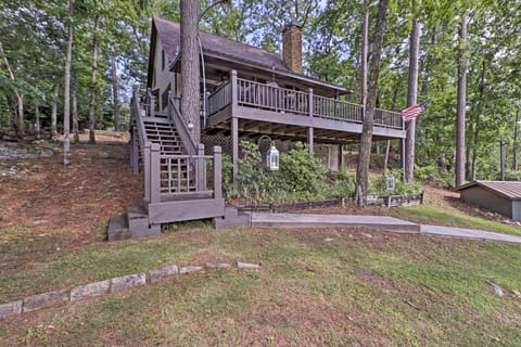 Arcade Cove - Lake Martin Home with Private Dock! House in Lake Martin