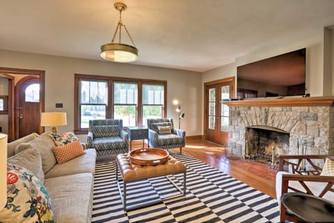 8 Mi to Kentucky Derby Charming Louisville Gem House in Jefferson County