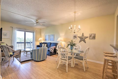 St Augustine Condo with Pool and Direct Beach Access! Appartamento in Saint Augustine Beach