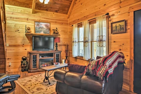 Hot Springs Cabin Rental 2 Mi to Lake Hamilton! House in Garland County