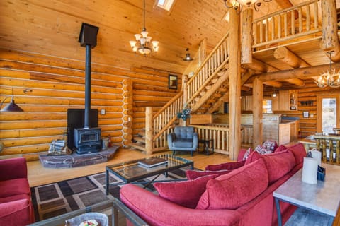 Spacious Fairplay Log Home with Patio and Fire Pit! House in Park County