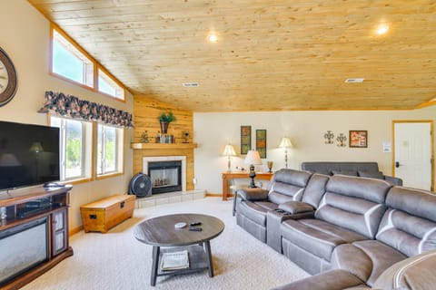 Spacious Buena Vista Home with Fire Pit Near Skiing! House in Park County