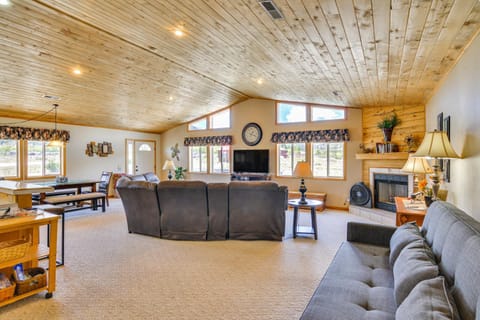 Spacious Buena Vista Home with Fire Pit Near Skiing! House in Park County