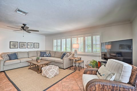 Marco Island Home with Heated Pool, Close to Beach! Casa in Marco Island