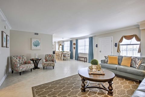 Bayfront Clearwater Beach Condo with Pool Access! Condo in Clearwater Beach