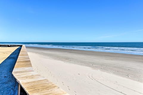 Beachfront North Wildwood Condo with Ocean Views! Apartment in North Wildwood